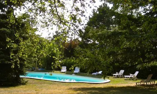 L'oustal Et Tables D'hotes Bed & Breakfast 3*